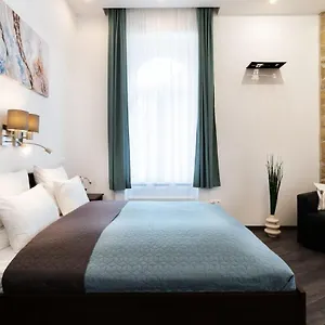 https://comfy-new-apartment-at-castle.inbudapesthotels.com
